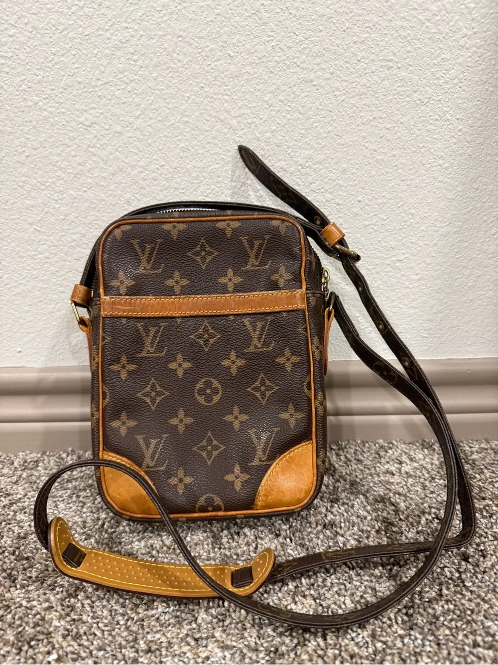 AUTHENTIC Louis Vuitton Danube 1998